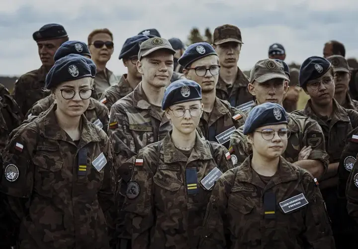 Kurs oficerski po studiach: jak zdobyć wymarzoną karierę w wojsku