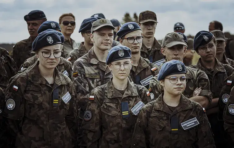 Kurs oficerski po studiach: jak zdobyć wymarzoną karierę w wojsku